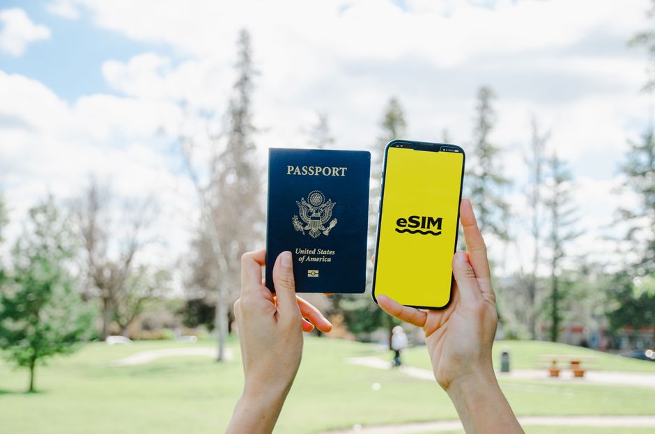 Using an eSIM in the USA: what travellers should check